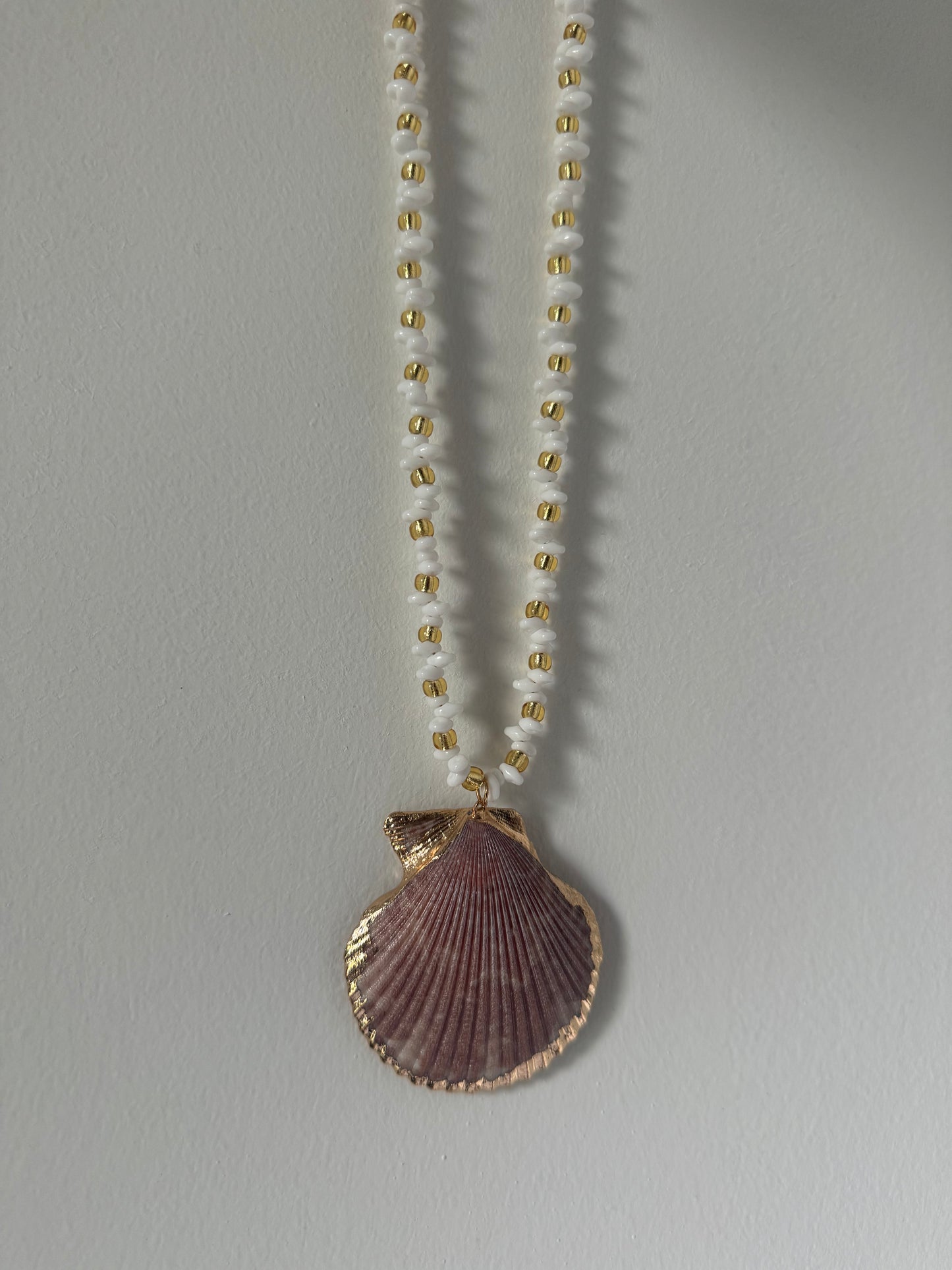 THE CONCHIGLIA NECKLACE