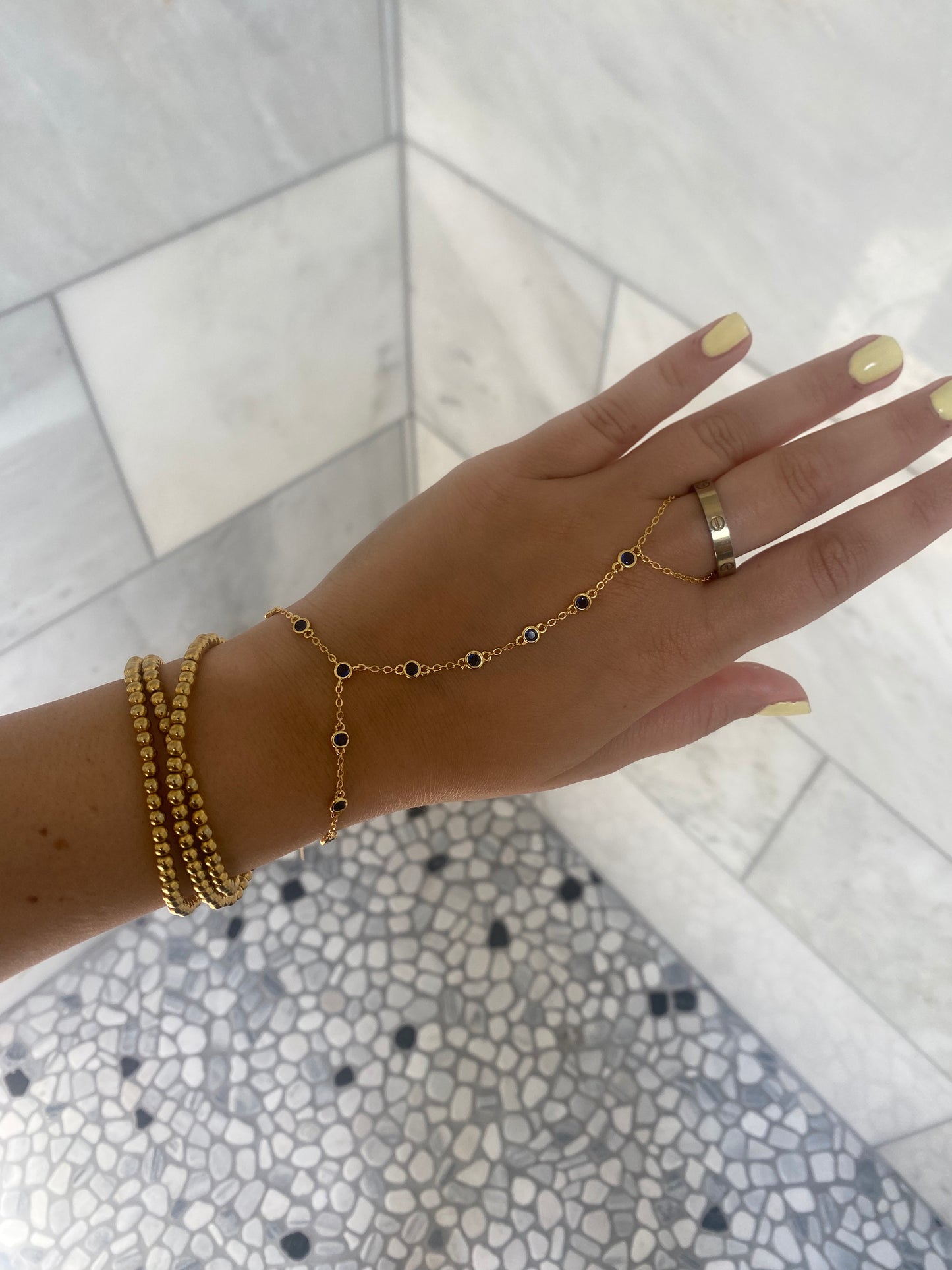 THE SORRENTO HAND CHAIN